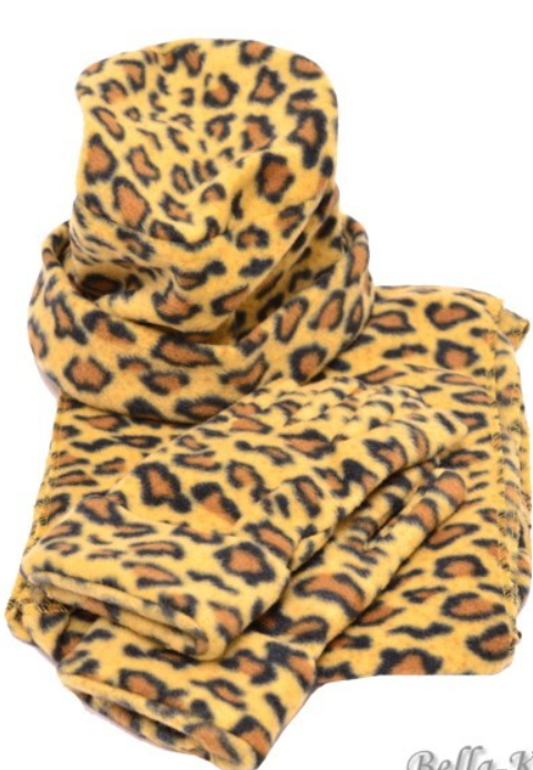 Gloves, hat and scarf set